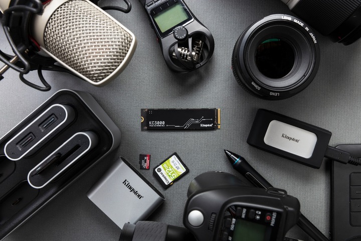 Накопичувач SSD 2TB Kingston KC3000 M.2 2280 PCIe 4.0 x4 NVMe 3D TLC (SKC3000D/2048G) Накопичувач SSD 2TB Kingston KC3000 M.2 2280 PCIe 4.0 x4 NVMe 3D TLC (SKC3000D/2048G)