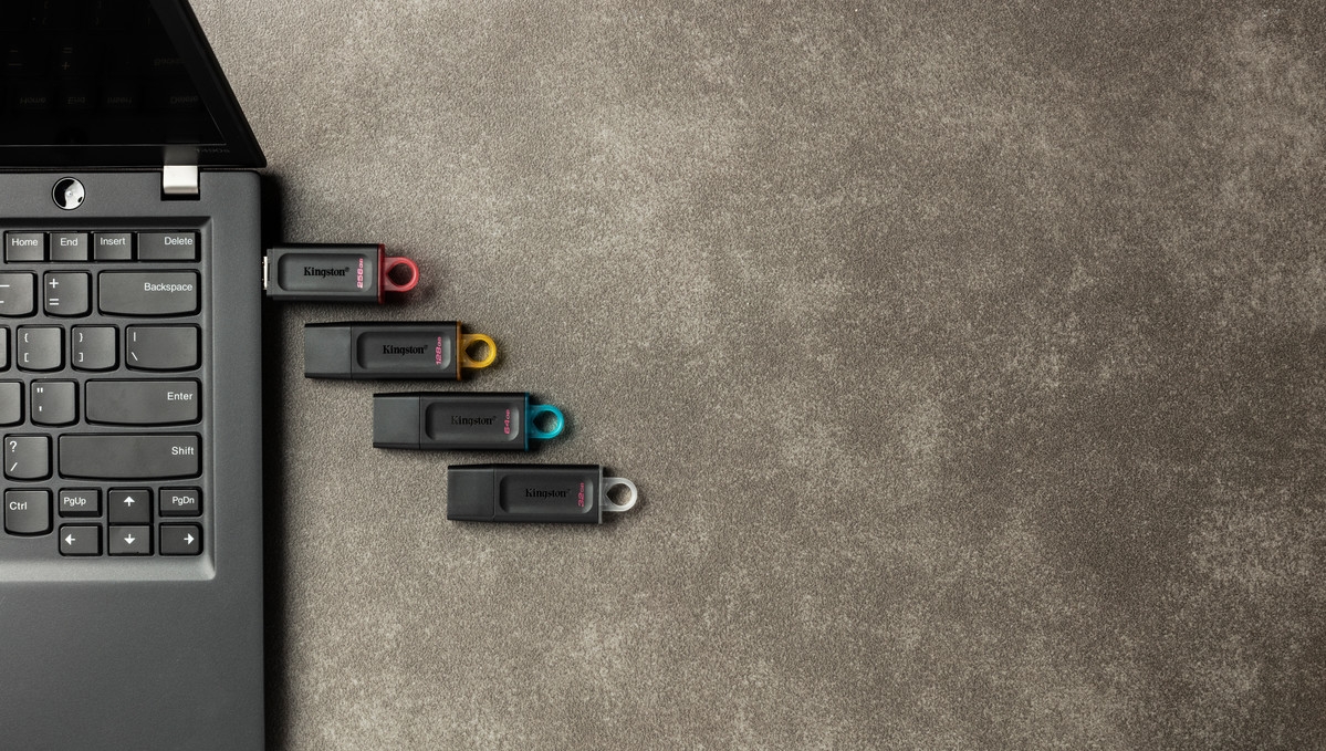 Флеш-накопичувач USB 3.2 128GB Kingston DataTraveler Exodia Black/Yellow (DTX/128GB) Флеш-накопичувач USB 3.2 128GB Kingston DataTraveler Exodia Black/Yellow (DTX/128GB)